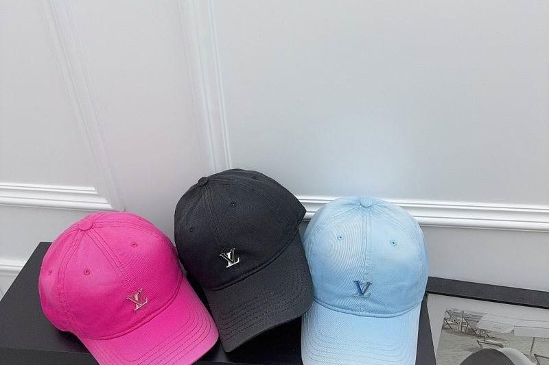 Replica LV Hat 042704