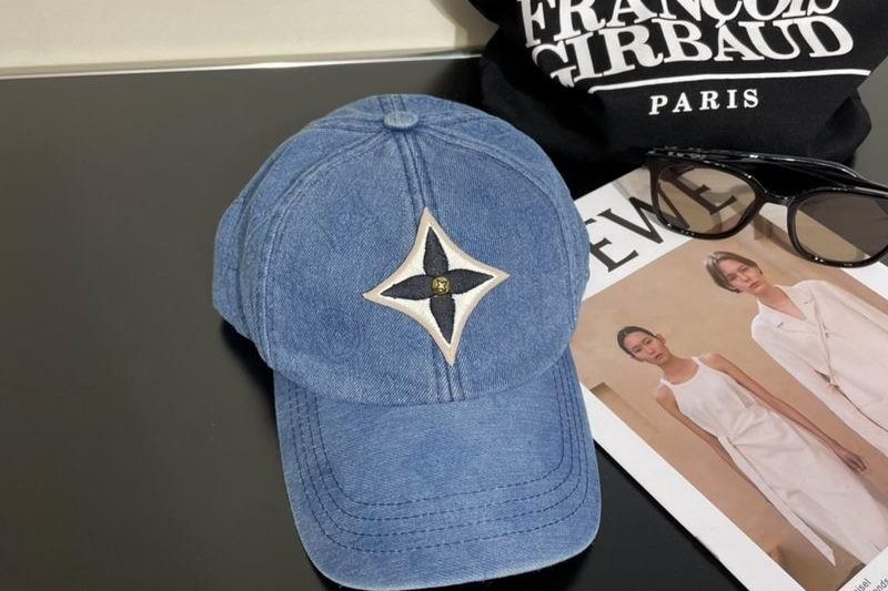 Replica LV cap 042602