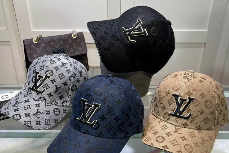 Replica LV cap dx24