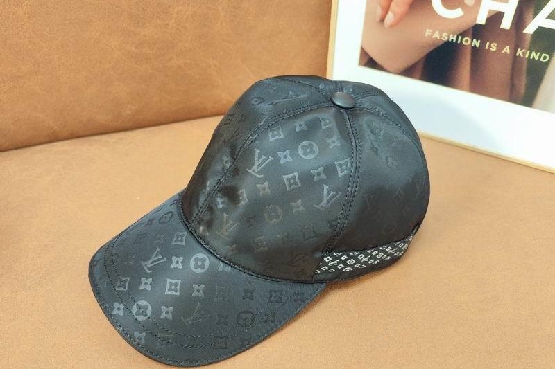Replica LV Hat dx108