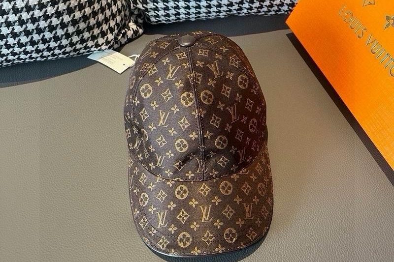 Replica LV Hat 072209