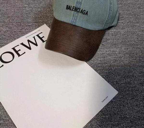 Replica Balenciaga Cap hm41