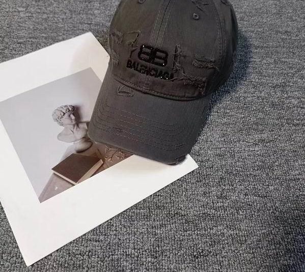 Replica Balenciaga Cap hm37