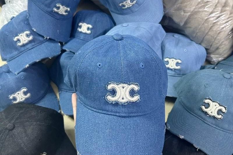 Replica Celine cap dx110