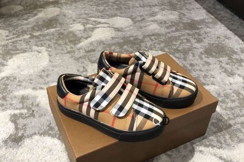 Replica Burbrerry sz20-25MM428