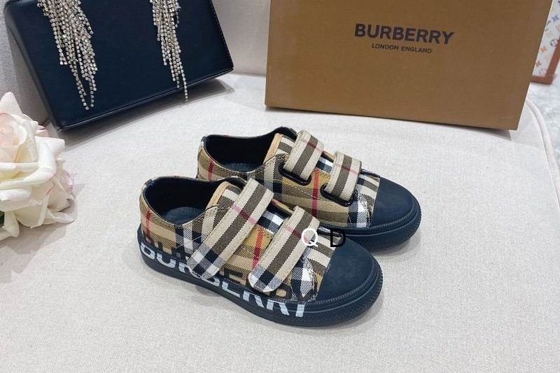 Replica Burbrerry sz21-28CX425