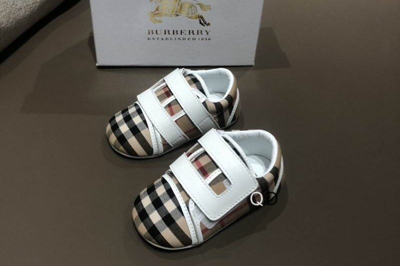Replica Burbrerry sz20-25MM414
