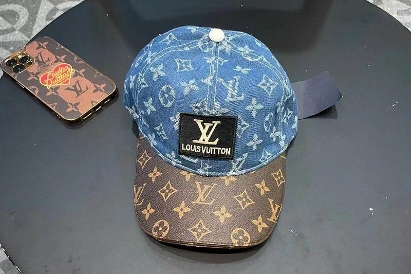 Replica LV Hat 032002