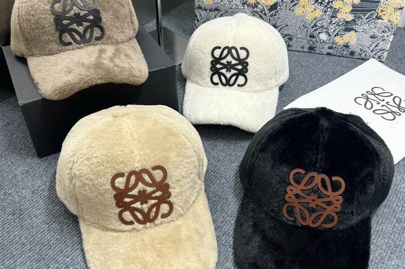 Replica Loewe cap dx32
