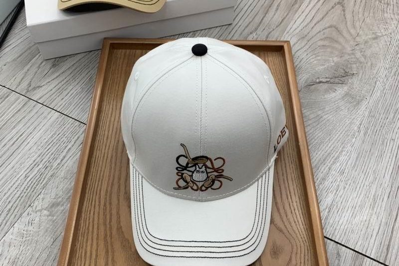 Replica Loewe cap dx11
