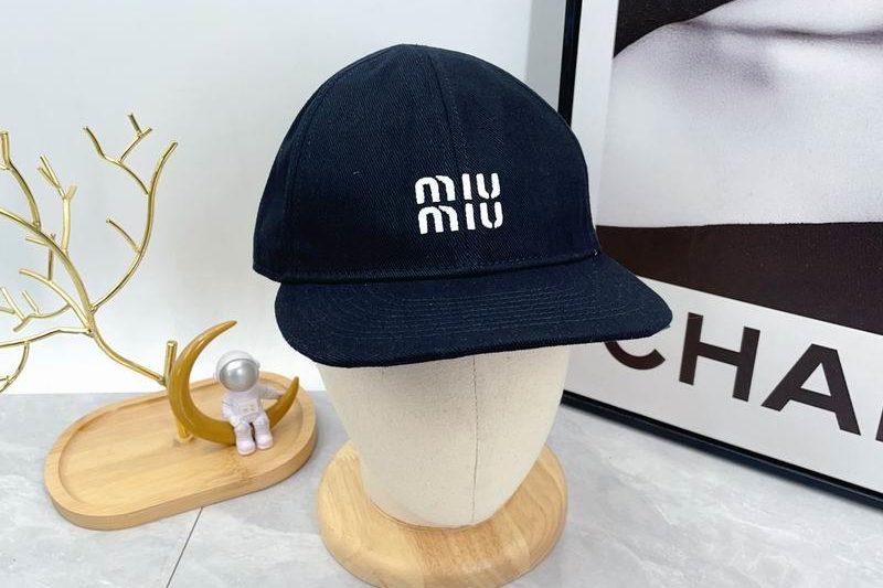 Replica Miumiu cap dx07