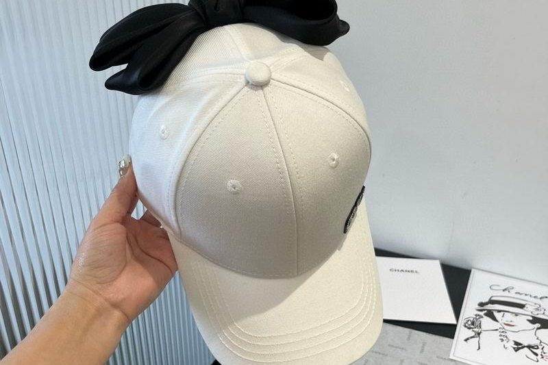 Replica Miumiu cap dx06