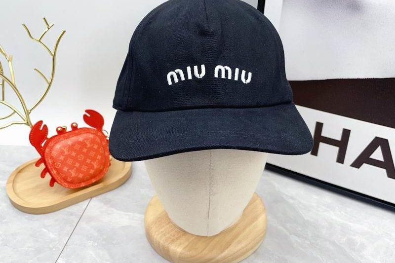 Replica Miumiu cap dx01