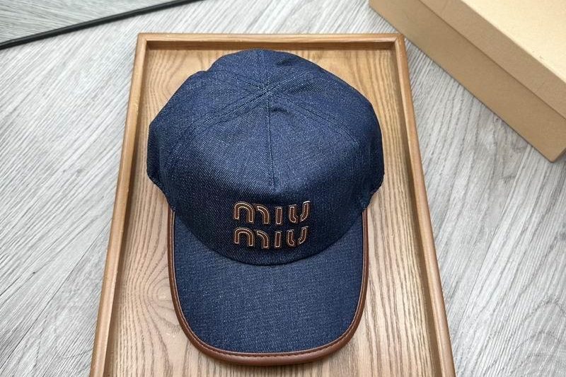Replica Miumiu cap dx61
