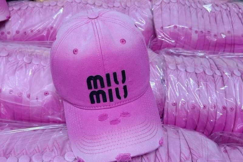 Replica Miumiu Cap dx42