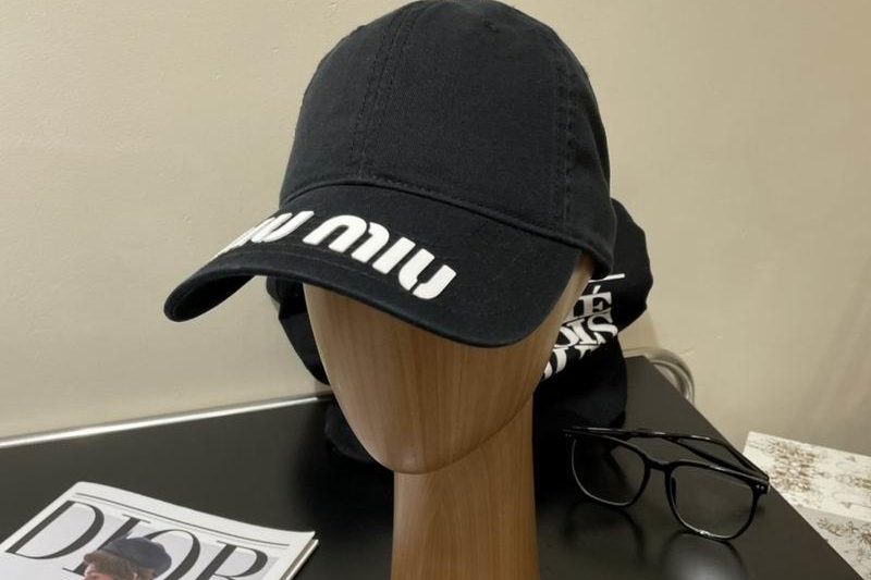 Replica Miumiu cap dx27