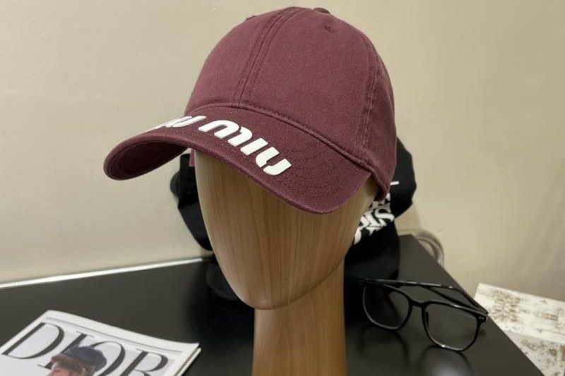 Replica Miumiu cap dx25