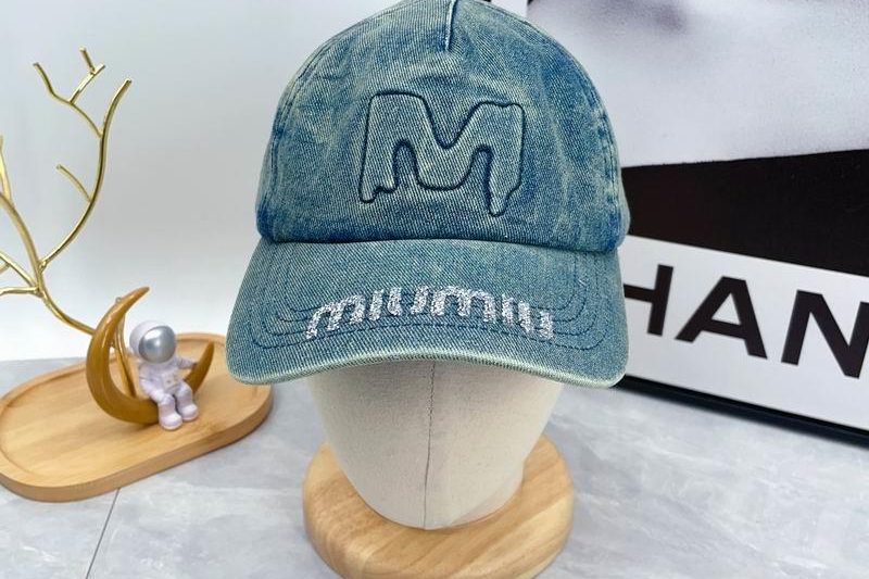 Replica Miumiu cap dx21