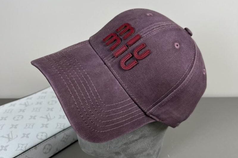 Replica Miumiu cap dx09