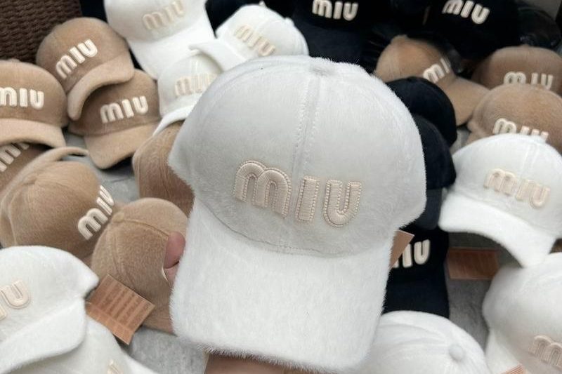 Replica Miumiu cap dx91