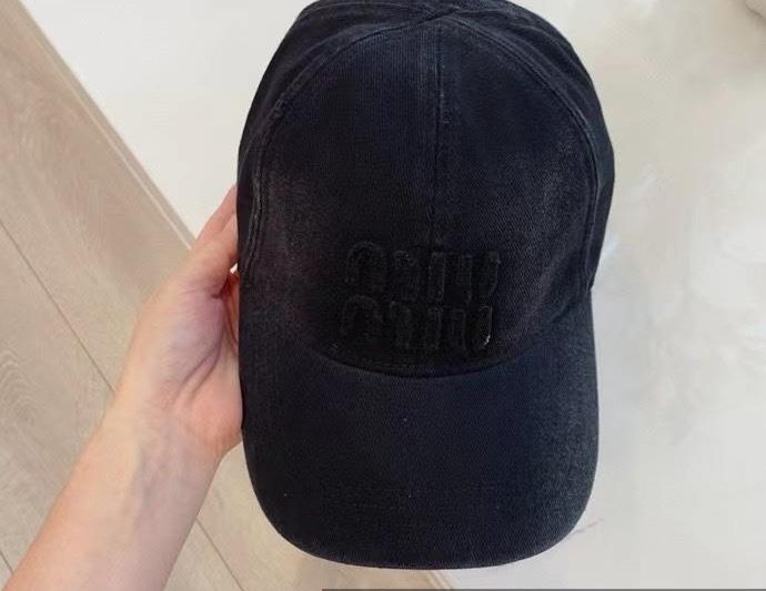 Replica Miumiu cap 091402