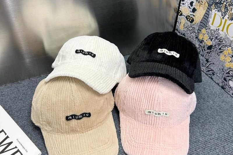 Replica Miumiu cap dx78