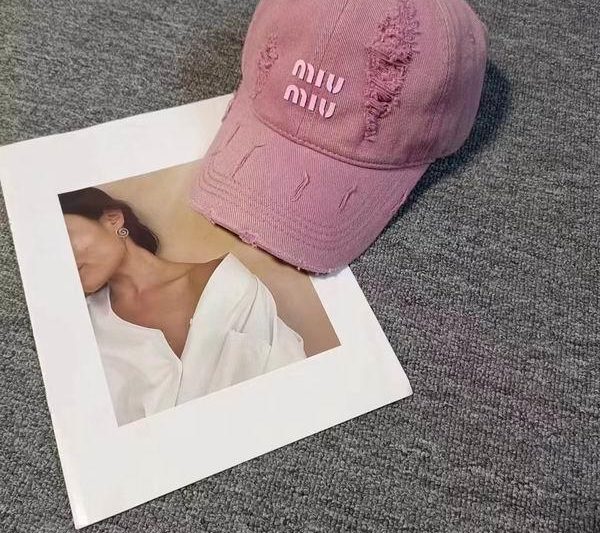 Replica Miumiu cap 081001