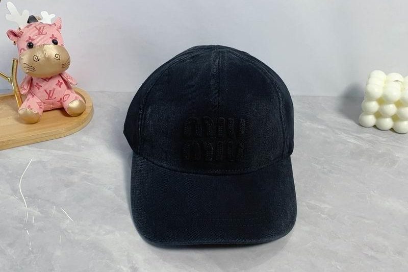 Replica Miumiu cap dx64
