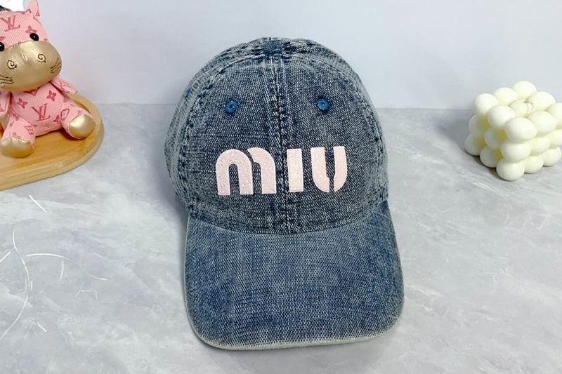 Replica Miumiu cap dx46