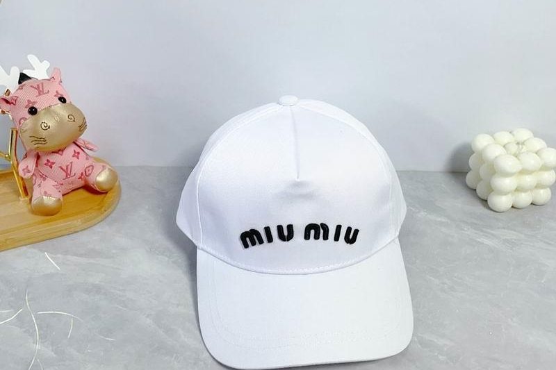 Replica Miumiu cap dx45
