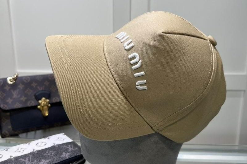 Replica Miumiu cap dx42