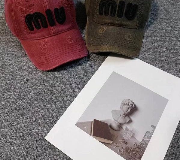 Replica MiuMiu Cap hm09