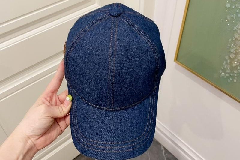 Replica Miumiu cap dx36