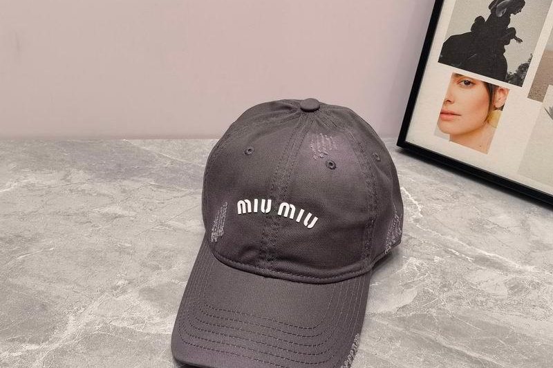 Replica Miumiu cap dx35