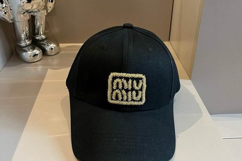 Replica Miumiu cap dx33