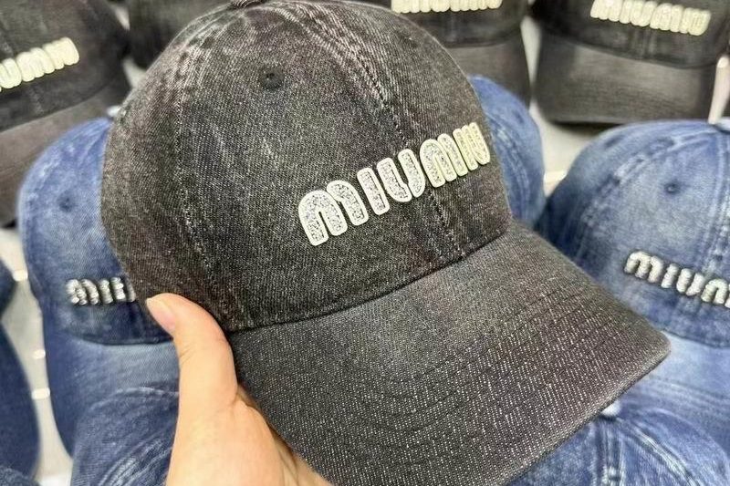 Replica Miumiu cap dx23