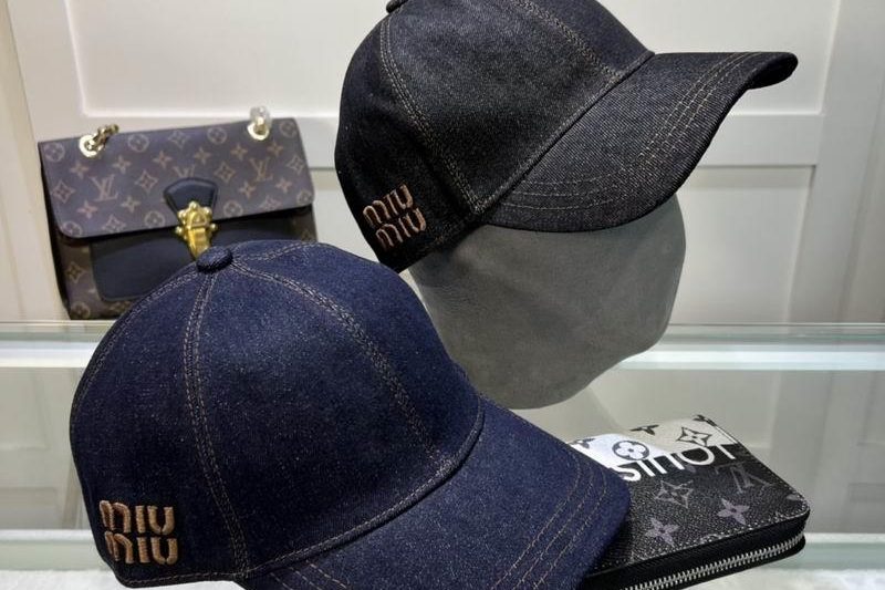 Replica Miumiu cap dx20