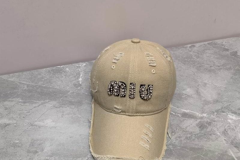 Replica Miumiu cap dx09