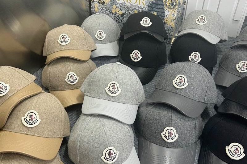 Replica Moncler cap dx12