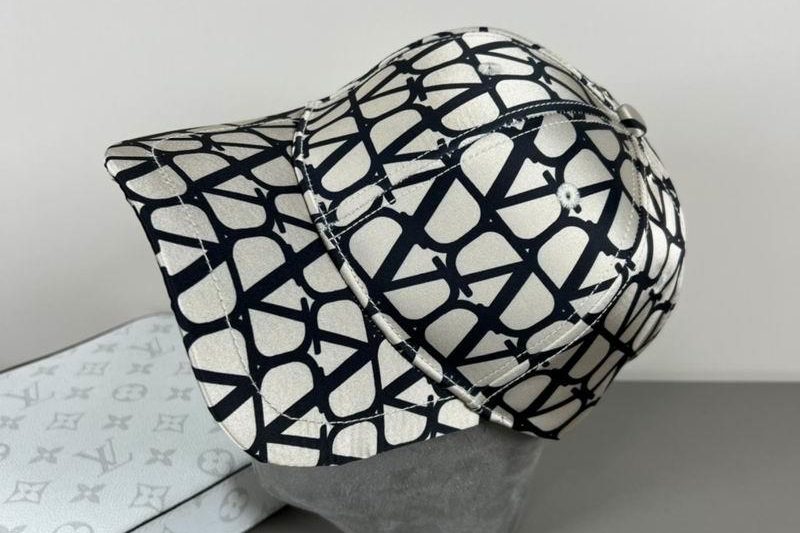 Replica Valentino Hat dx03