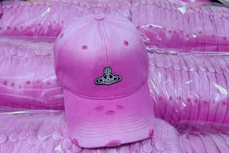 Replica Vivienne Westwood cap dx05
