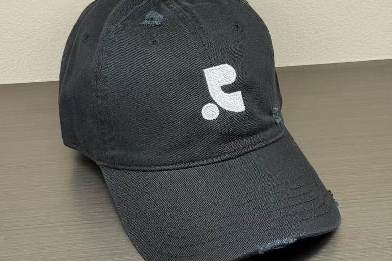 Replica Other cap 041402