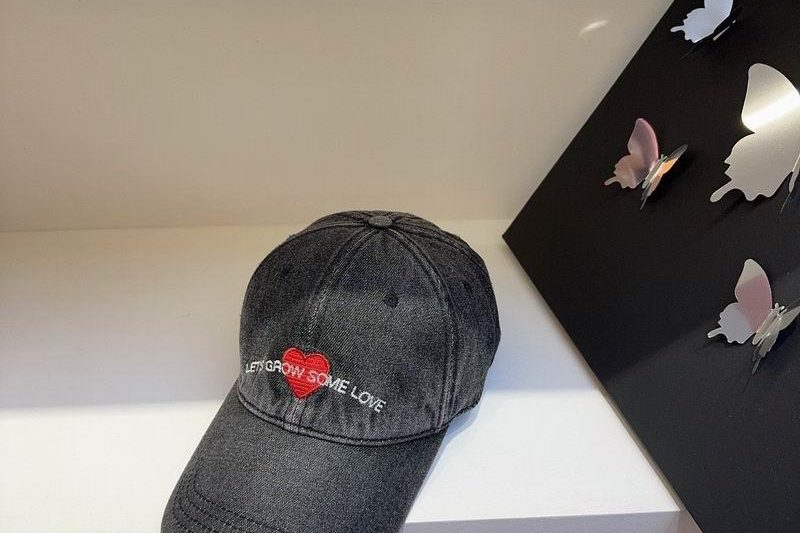 Replica Other cap 092703