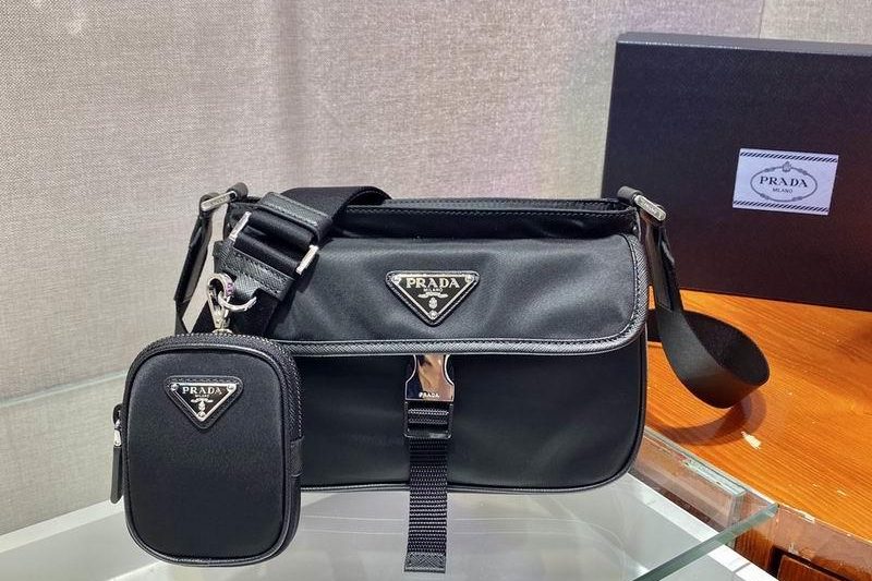 Replica Prada Bags Saffiano Re-Nylon 2VH133 22x16x5cm ap 17
