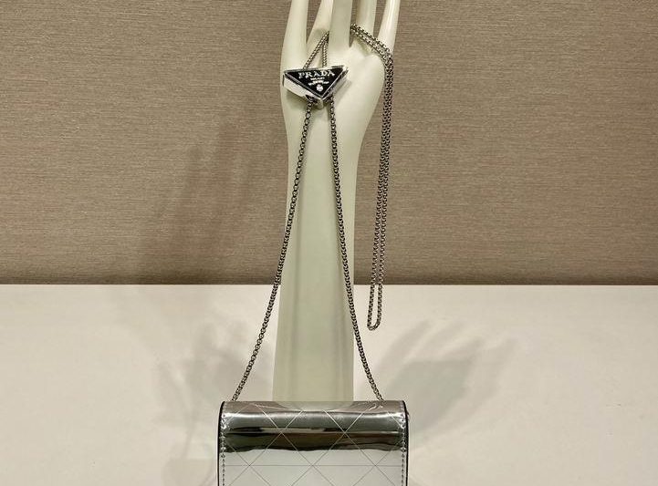 Replica Prada Bags Parda 1MR024银色镜面 11.5x8cm Ap