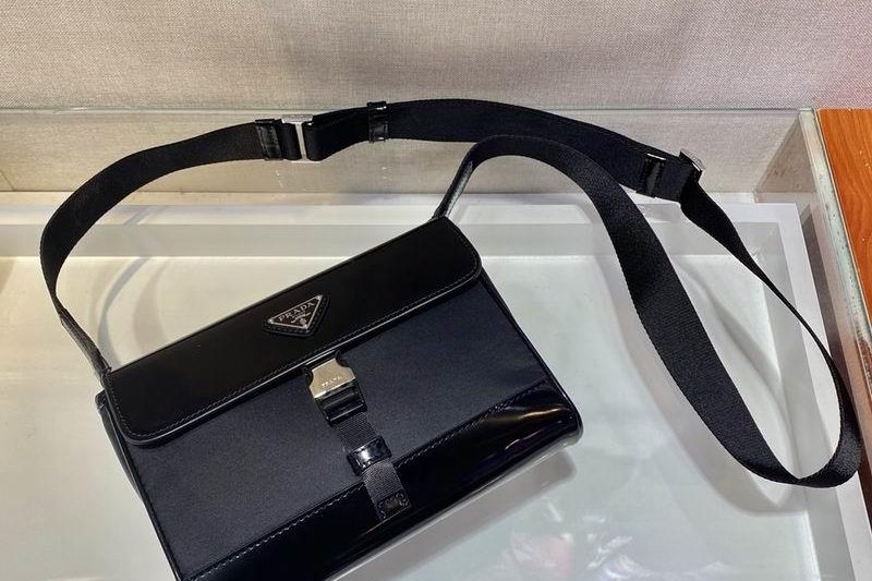 Replica Prada Bags Re-Nylon 2VD044 20×15.5x4cm ap 18