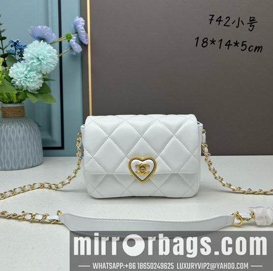 1:1 Replica Chanel Bags Chane1 742 18×13.5×5.5cm ww