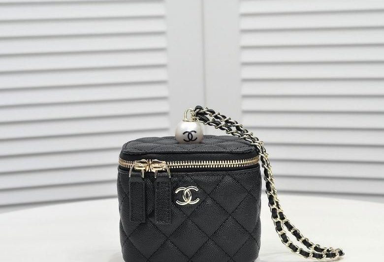 1:1 Replica Chanel Bags 盒子包 8102 12X10X7cm WO