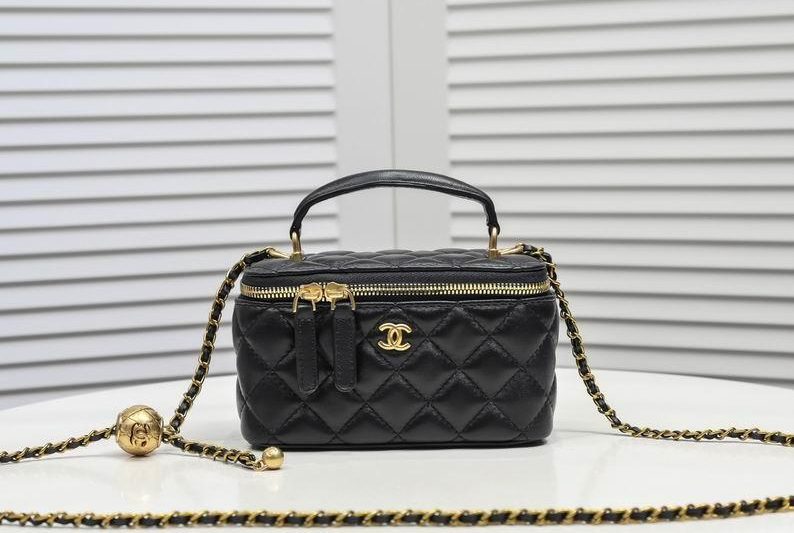 1:1 Replica Chanel Bags WO8104 17X8X9.5