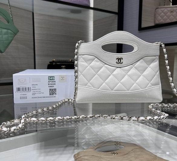 1:1 Replica Chanel Bags AP3656Y8680 17.5X20.5cm WO 4colour